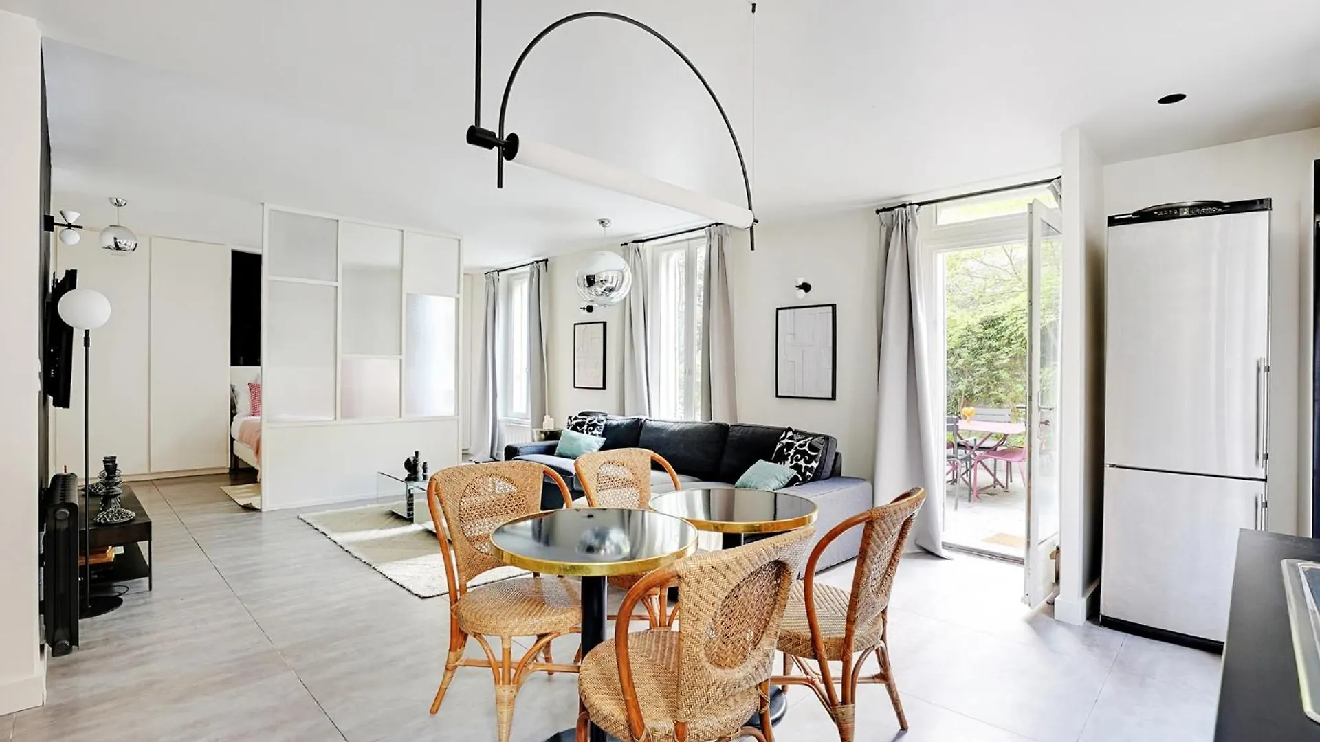 Apartment Au Coeur De Montmartre Paris